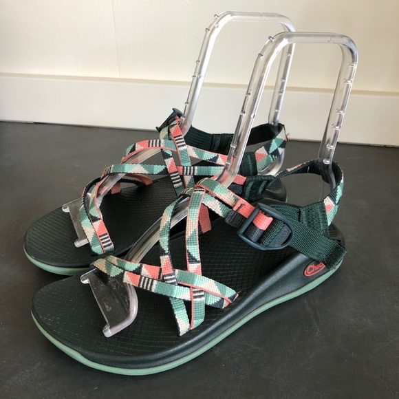 closed toe slip on sandals for women